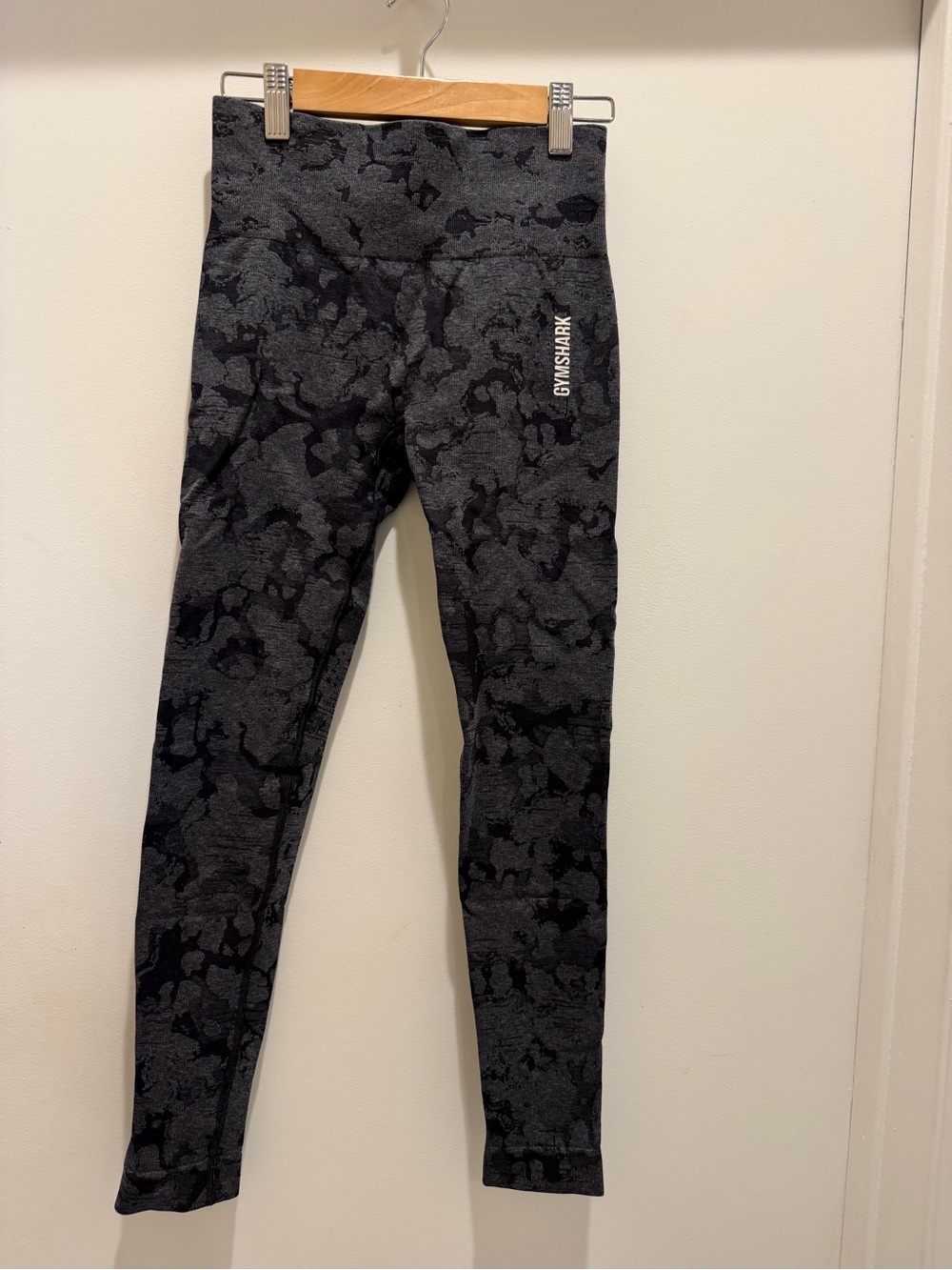 Gymshark women Black Heather Camo Leggings
